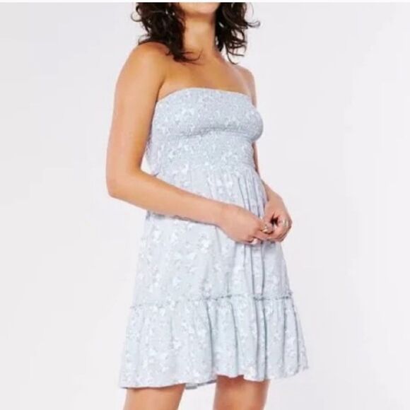 Hollister Light Blue Floral Smocked Woven Short Dress - Size Small - Picture 1 of 14